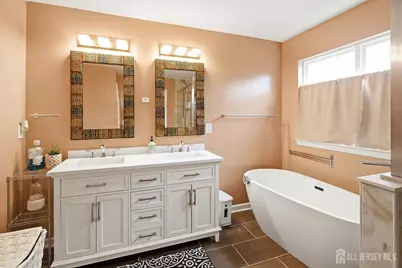77 Timberhill Drive, Franklin Township, NJ 08823 - Photo 18