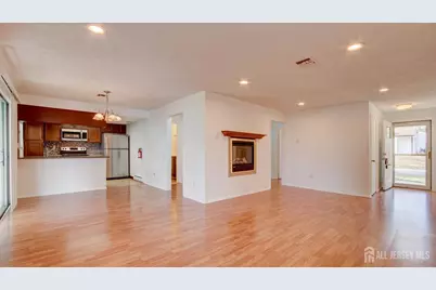 94 Salix Plaza #B, Monroe Township, NJ 08831 - Photo 6