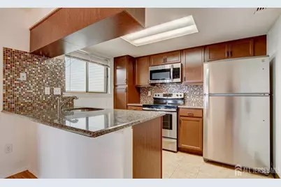 94 Salix Plaza #B, Monroe Township, NJ 08831 - Photo 10