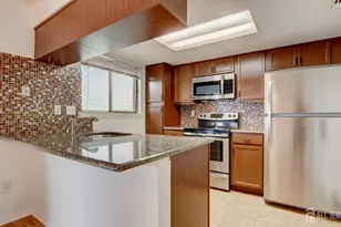 94 Salix Plaza, Monroe Township, NJ 08831 - Photo 10