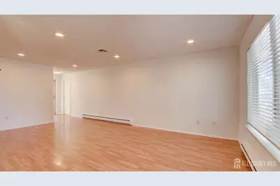 94 Salix Plaza #B, Monroe Township, NJ 08831 - Photo 8