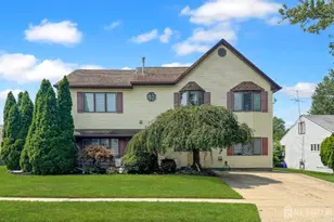28 Colton Rd, Edison, NJ 08817 - Photo 2