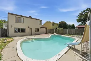 13 Cleveland Ave, Colonia, NJ 07067 - Photo 4