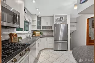 8 Growney St, Edison, NJ 08817 - Photo 12