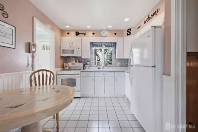 381 Carteret Avenue, Carteret, NJ 07008 - Photo 20
