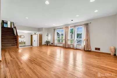 16 Woodmere Road, North Brunswick Township, NJ 08902 - Photo 4