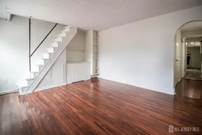 66 Comstock Street, New Brunswick, NJ 08901 - Photo 2