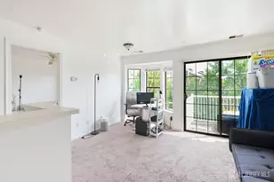 152 Longfield Ct, East Brunswick Township, NJ 08816 - Photo 2