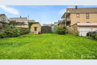 639 Johnstone Street, Perth Amboy, NJ 08861 - Photo 24