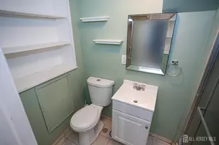 18 Robinhood Dr, Sayreville, NJ 08859 - Photo 56