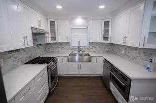 18 Robinhood Dr, Sayreville, NJ 08859 - Photo 24
