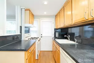 11 Mayfield Pl, Metuchen, NJ 08840 - Photo 12
