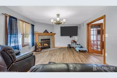 8 West Avenue, Middlesex County, NJ 08857 - Photo 4