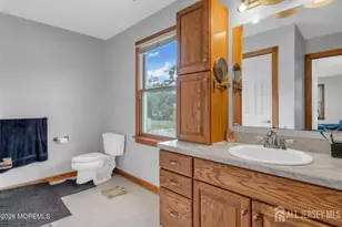 8 West Ave, Middlesex County, NJ 08857 - Photo 20