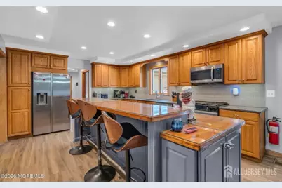 8 West Avenue, Middlesex County, NJ 08857 - Photo 8