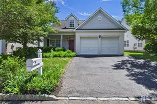 19 Appleby Dr, Helmetta, NJ 08828 - Photo 2