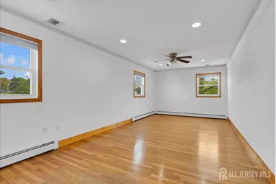 95 E Calvert Avenue, Edison, NJ 08820 - Photo 28