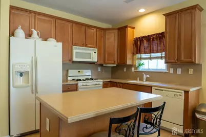 102 San Marco Road, Monroe Township, NJ 08831 - Photo 8