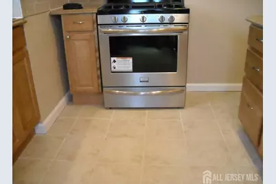 301 Penfield Place #301, Dunellen, NJ 08812 - Photo 6