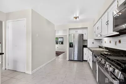 71 Highview Drive, Woodbridge Township, NJ 07095 - Photo 4