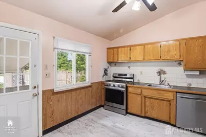 15 Bonham Drive, Edison, NJ 08837 - Photo 4
