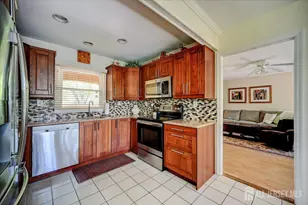 28 Morningside Dr, Old Bridge Township, NJ 08857 - Photo 4