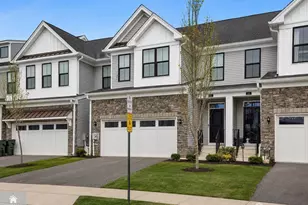 26 Wisteria Ct, Monroe Township, NJ 08831 - Photo 2