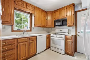 326 Melrose Ave, Middlesex, NJ 08846 - Photo 10