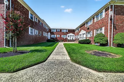 46 Gramercy Gardens #B, Middlesex, NJ 08846 - Photo 2