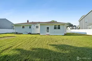 125 Cedar St, Colonia, NJ 07067 - Photo 4