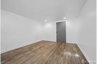 125 Cedar Street, Colonia, NJ 07067 - Photo 24