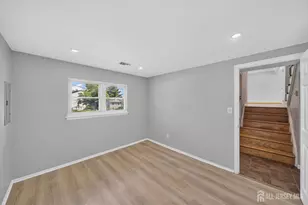 17 Wedgewood Dr, Carteret, NJ 07008 - Photo 6