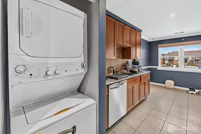 312 Sharon Garden Court, Woodbridge Township, NJ 07095 - Photo 6
