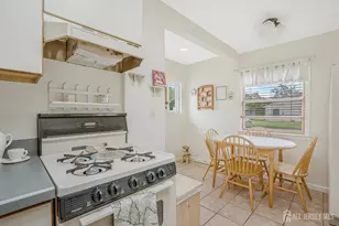 2 Orchid Pl, Middlesex, NJ 08846 - Photo 12