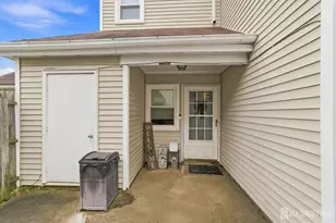 8 Cooper Ct, Freehold, NJ 07728 - Photo 10