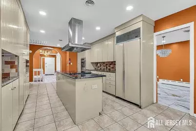 585 Noe Avenue, Woodbridge Township, NJ 07095 - Photo 8