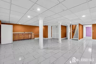 585 Noe Avenue, Woodbridge Township, NJ 07095 - Photo 18