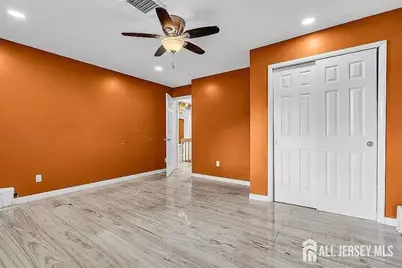 585 Noe Avenue, Woodbridge Township, NJ 07095 - Photo 16
