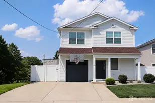 22 Larch St, Carteret, NJ 07008 - Photo 8