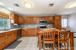 776 Harrell Ave, Woodbridge Township, NJ 07095 - Photo 8