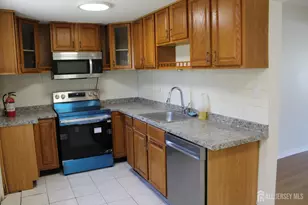 78 Washington Ave, Iselin, NJ 08830 - Photo 10