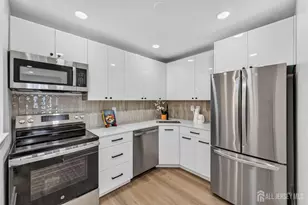 9011 Tamarron Dr, Plainsboro Township, NJ 08536 - Photo 2