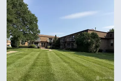 1105 N Oaks Boulevard, North Brunswick Township, NJ 08902 - Photo 24
