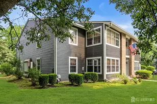 39 Pennsylvania Way, North Brunswick Township, NJ 08902 - Photo 2