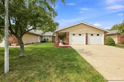 392-B Hystrix Plaza, Monroe Township, NJ 08831 - Photo 2