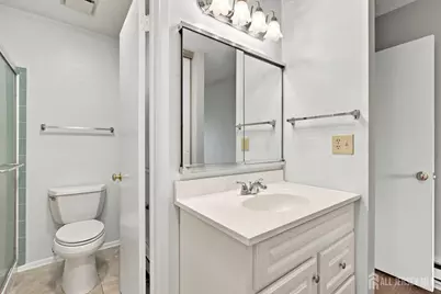 392-B Hystrix Plaza, Monroe Township, NJ 08831 - Photo 20
