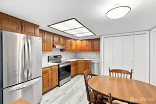 392B Hystrix Plaza, Monroe Township, NJ 08831 - Photo 12
