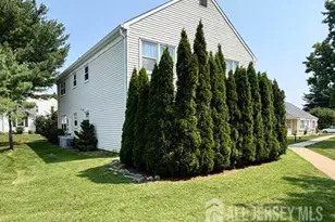653 Yorktown Ln, Monroe Township, NJ 08831 - Photo 16