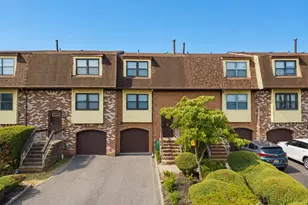 3003 N Oaks Blvd N, North Brunswick Township, NJ 08902 - Photo 2