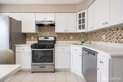3003 N Oaks Boulevard N, North Brunswick Township, NJ 08902 - Photo 10